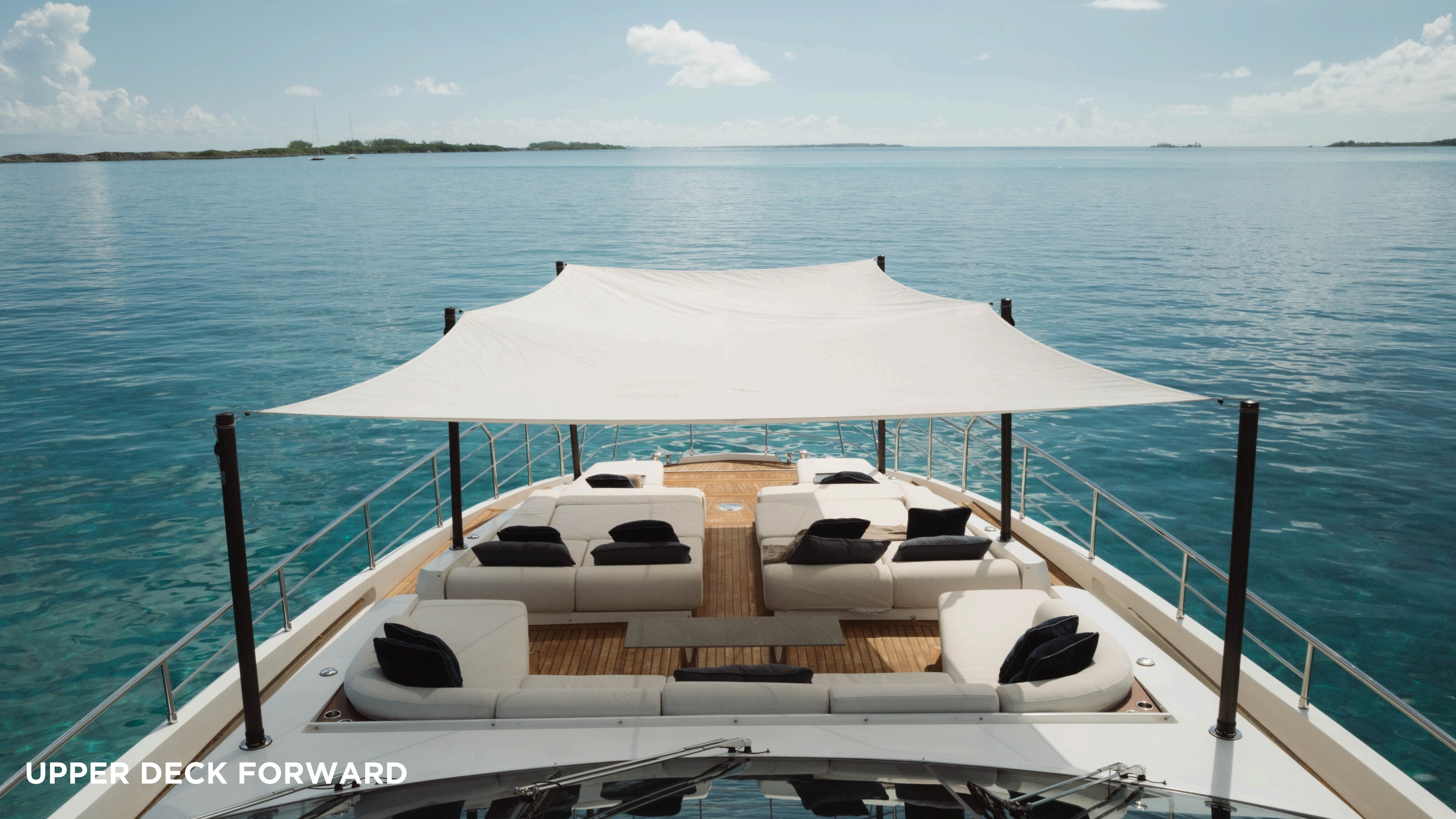 Foredeck sun lounge